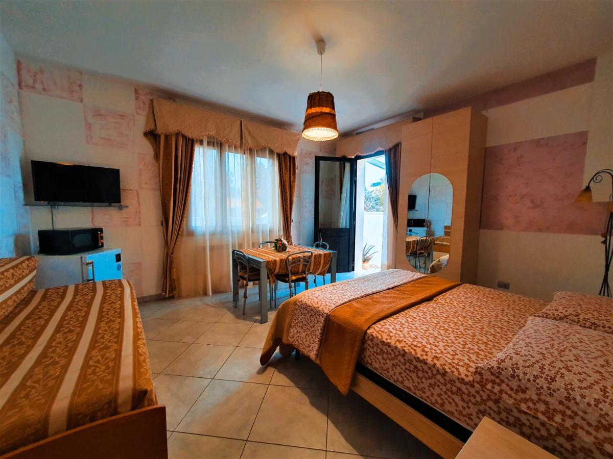 Отель Da Casa Tiziana Порто-Чезарео Экстерьер фото